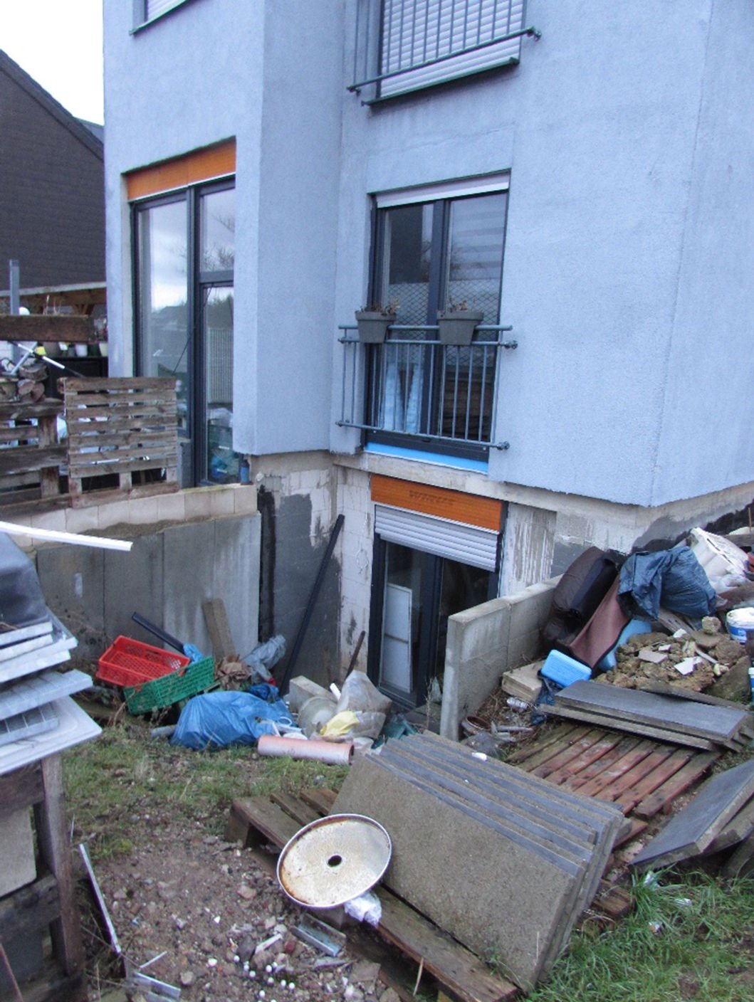 Foto 11 von 11 — Zweifamilienhaus, Kfz-Stellplatz, Doppelhaushälfte