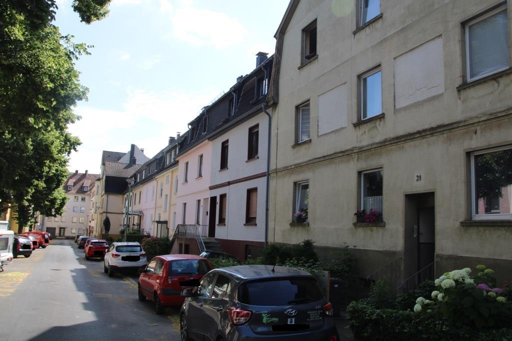 Foto 2 von 17 — Mehrfamilienhaus, Garage