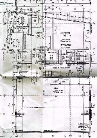 Foto 22 von 23 — Gewerbeeinheit (z.B. Laden, Büro), Zwei Büroeinheiten, Lagerhalle mit Büro und Sozialtrakt, Doppelgarage, Anbau
