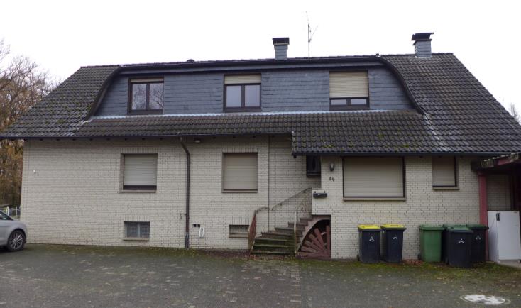 Foto 1 von 2 — land- und forstwirtschaftlich genutztes Grundstück, Mehrfamilienhaus