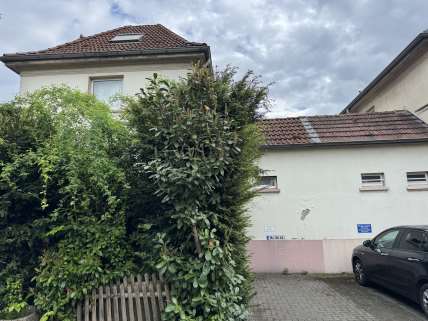 Foto 5 von 11 — Einfamilienhaus, Wegefläche, Garten
