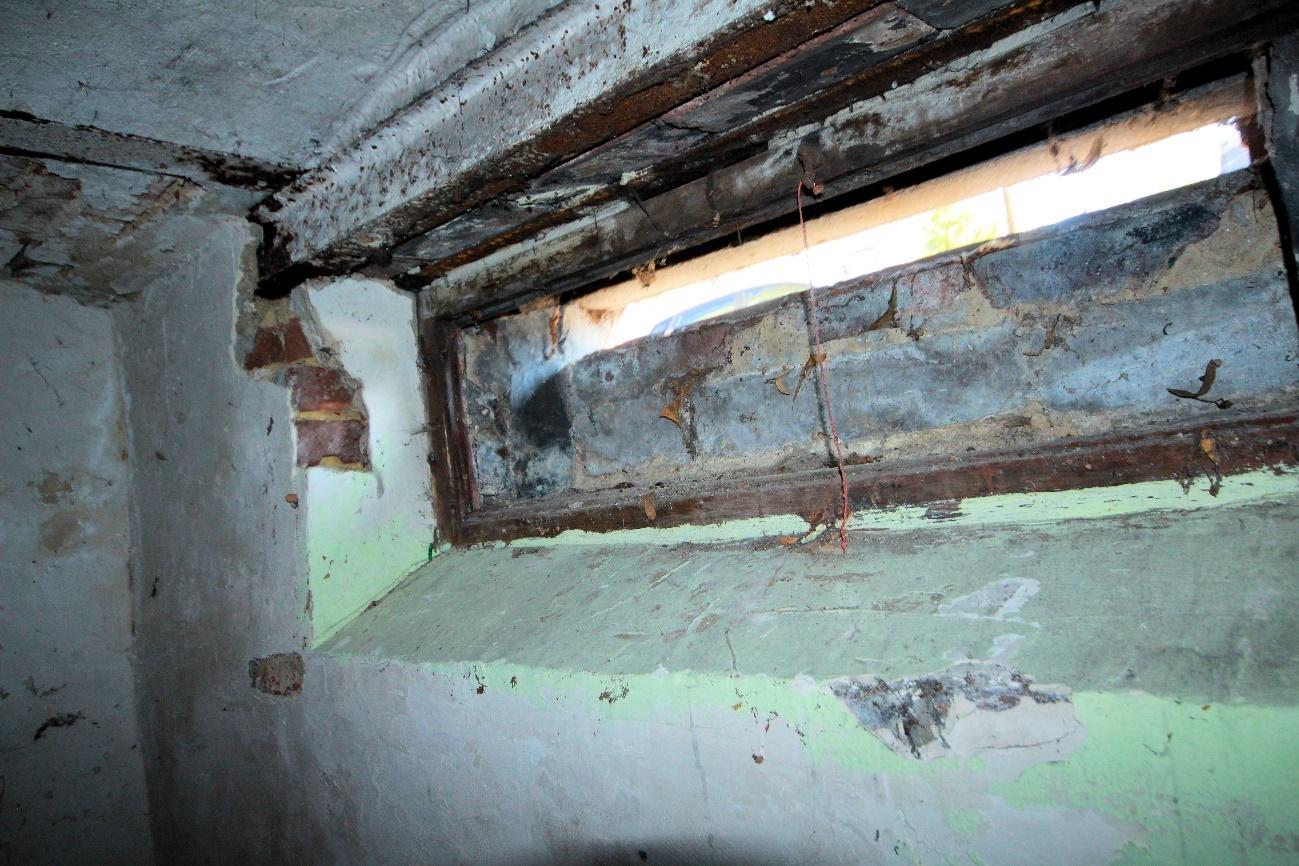 Foto 6 von 34 — Garage, Mehrfamilienhaus, Nebengebäude augenscheinlich baufällig