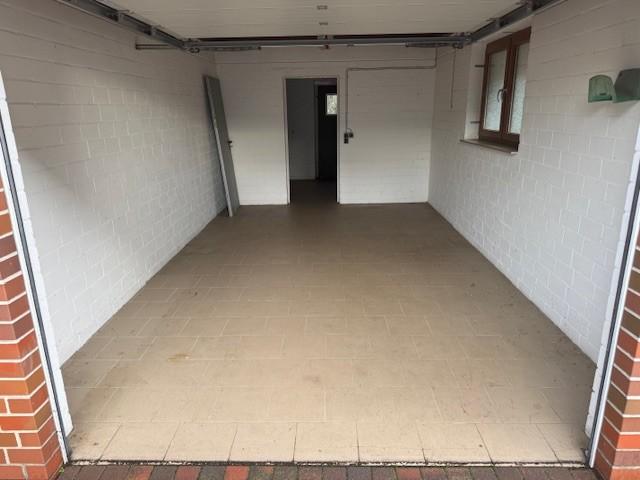 Foto 6 von 15 — Garage, Einfamilienhaus, Doppelhaushälfte