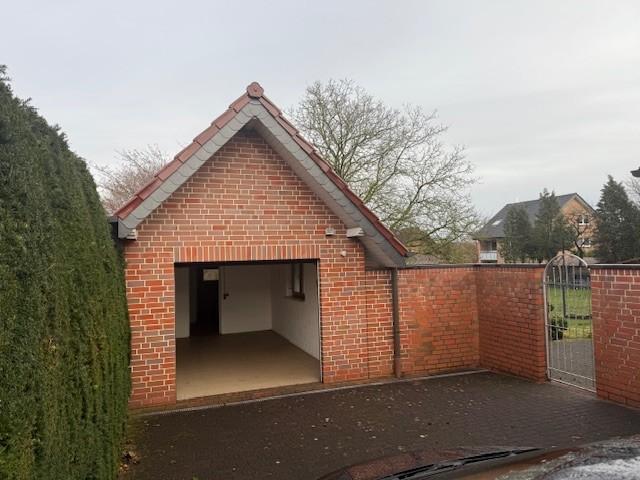 Foto 4 von 15 — Garage, Einfamilienhaus, Doppelhaushälfte