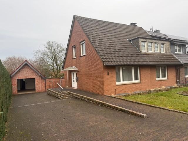 Foto 1 von 15 — Garage, Einfamilienhaus, Doppelhaushälfte