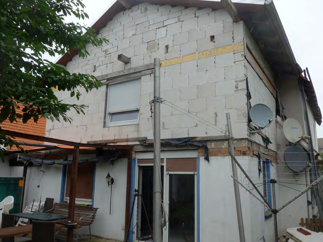 Foto 2 von 23 — Garage, Einfamilienhaus