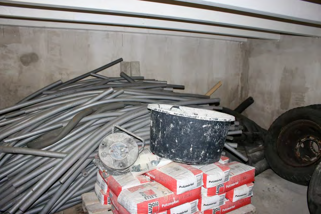Foto 14 von 56 — Einfamilienhaus, Garagengebäude