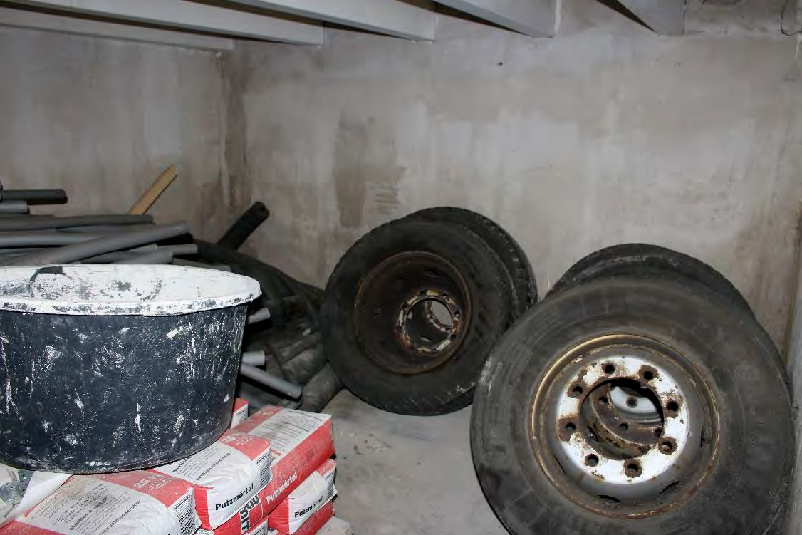 Foto 15 von 56 — Einfamilienhaus, Garagengebäude