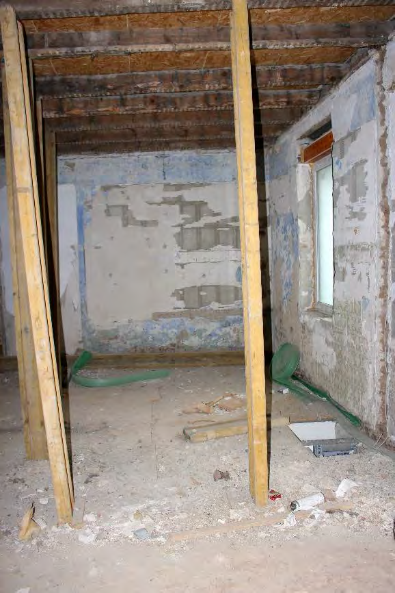 Foto 32 von 56 — Einfamilienhaus, Garagengebäude