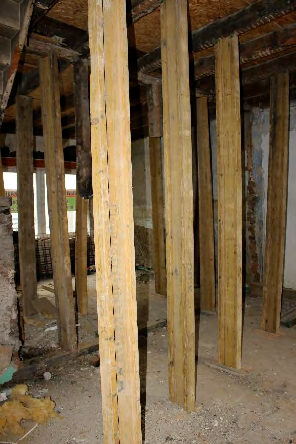 Foto 33 von 56 — Einfamilienhaus, Garagengebäude