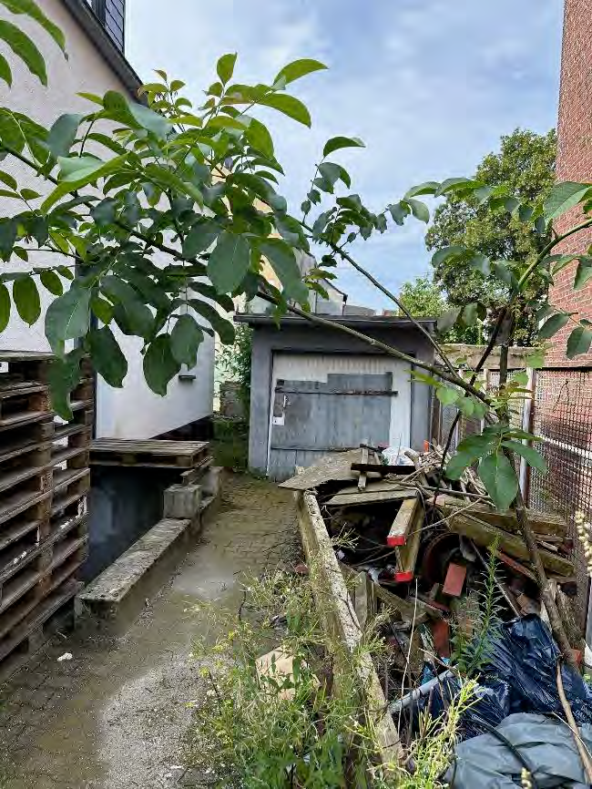 Foto 26 von 56 — Einfamilienhaus, Garagengebäude