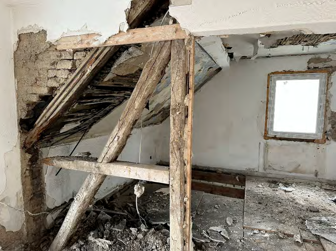Foto 47 von 56 — Einfamilienhaus, Garagengebäude