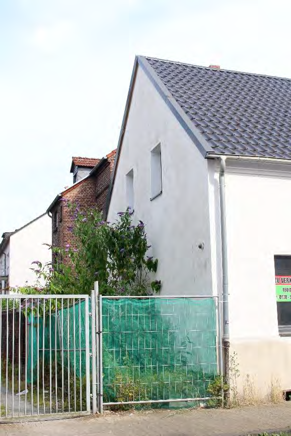 Foto 22 von 56 — Einfamilienhaus, Garagengebäude