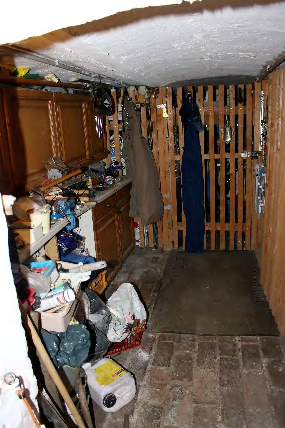 Foto 23 von 122 — Eigentumswohnung (1 bis 2 Zimmer), ETW Nr. 2 im EG: Diele, Schlafzimmer, Badezimmer, Wohnzimmer mit offenem Küchenbereich. Die ETW Nr. 2 ist zum Wertermittlungsstichtag vermietet.