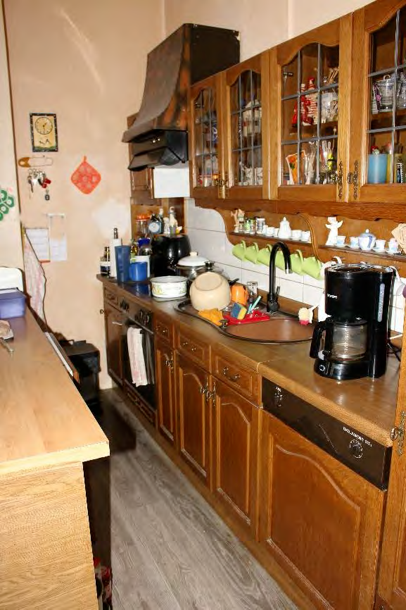 Foto 39 von 122 — Eigentumswohnung (1 bis 2 Zimmer), ETW Nr. 2 im EG: Diele, Schlafzimmer, Badezimmer, Wohnzimmer mit offenem Küchenbereich. Die ETW Nr. 2 ist zum Wertermittlungsstichtag vermietet.