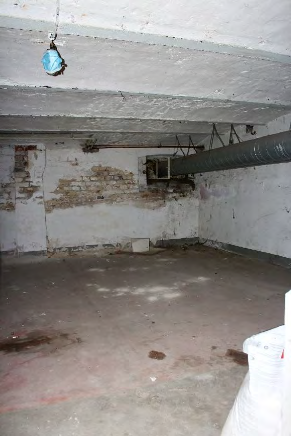 Foto 17 von 122 — Eigentumswohnung (1 bis 2 Zimmer), ETW Nr. 2 im EG: Diele, Schlafzimmer, Badezimmer, Wohnzimmer mit offenem Küchenbereich. Die ETW Nr. 2 ist zum Wertermittlungsstichtag vermietet.