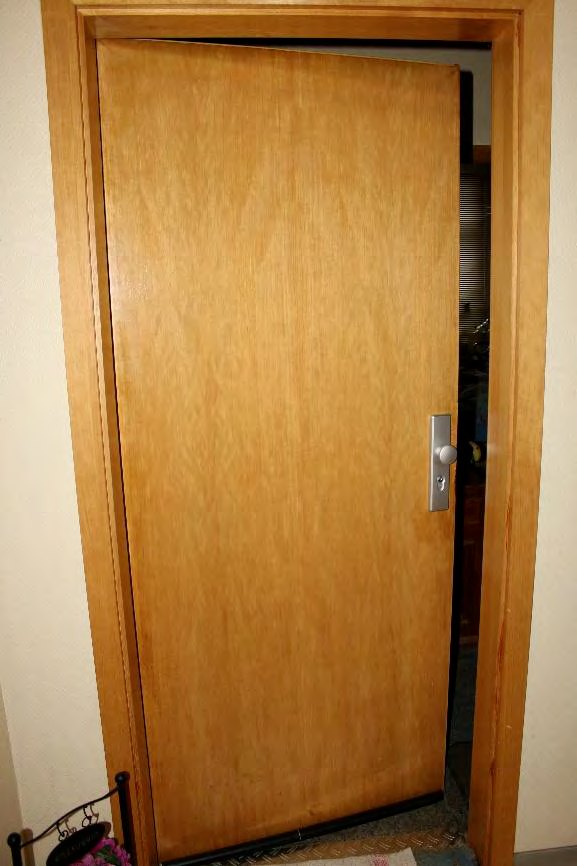 Foto 29 von 122 — Eigentumswohnung (1 bis 2 Zimmer), ETW Nr. 2 im EG: Diele, Schlafzimmer, Badezimmer, Wohnzimmer mit offenem Küchenbereich. Die ETW Nr. 2 ist zum Wertermittlungsstichtag vermietet.