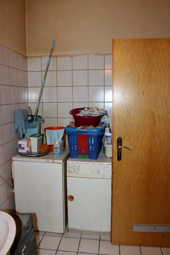 Foto 32 von 122 — Eigentumswohnung (1 bis 2 Zimmer), ETW Nr. 2 im EG: Diele, Schlafzimmer, Badezimmer, Wohnzimmer mit offenem Küchenbereich. Die ETW Nr. 2 ist zum Wertermittlungsstichtag vermietet.