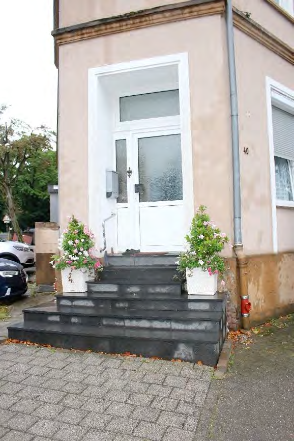 Foto 7 von 122 — Eigentumswohnung (1 bis 2 Zimmer), ETW Nr. 2 im EG: Diele, Schlafzimmer, Badezimmer, Wohnzimmer mit offenem Küchenbereich. Die ETW Nr. 2 ist zum Wertermittlungsstichtag vermietet.