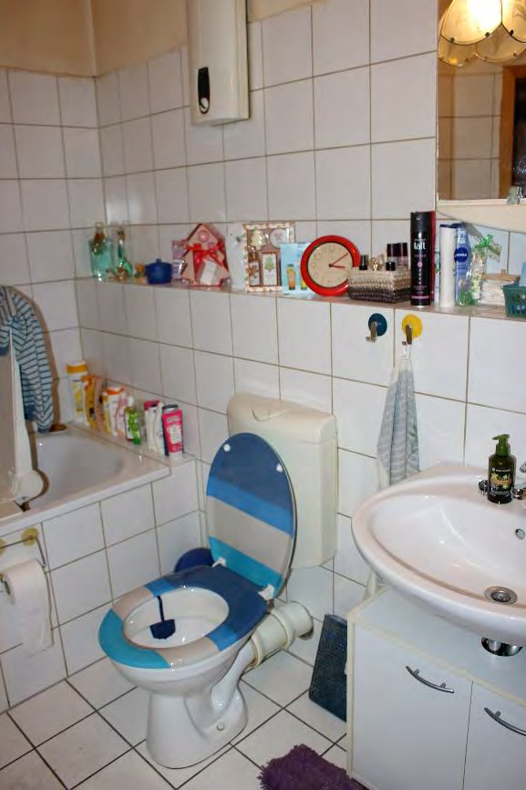 Foto 33 von 122 — Eigentumswohnung (1 bis 2 Zimmer), ETW Nr. 2 im EG: Diele, Schlafzimmer, Badezimmer, Wohnzimmer mit offenem Küchenbereich. Die ETW Nr. 2 ist zum Wertermittlungsstichtag vermietet.