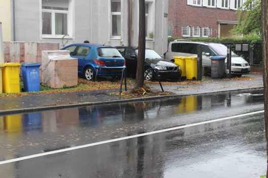 Foto 9 von 13 — Mehrfamilienhaus, Kfz-Stellplatz, unbebautes (Teil)Grundstück