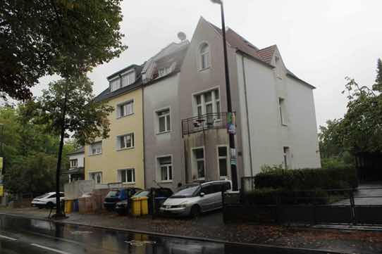 Foto 10 von 13 — Mehrfamilienhaus, Kfz-Stellplatz, unbebautes (Teil)Grundstück