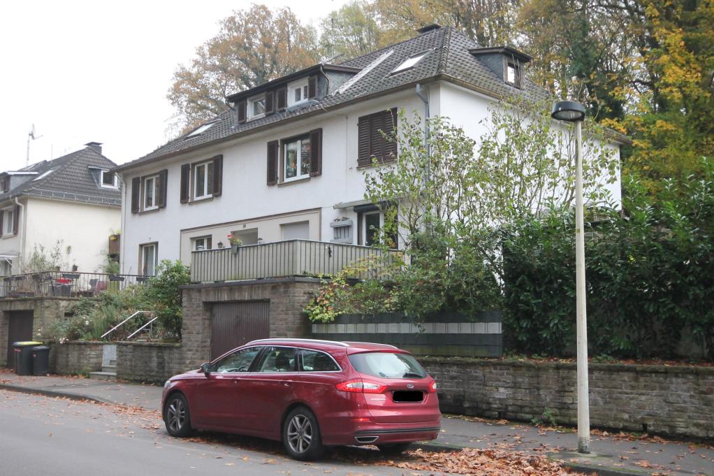 Foto 9 von 14 — Garage, Mehrfamilienhaus
