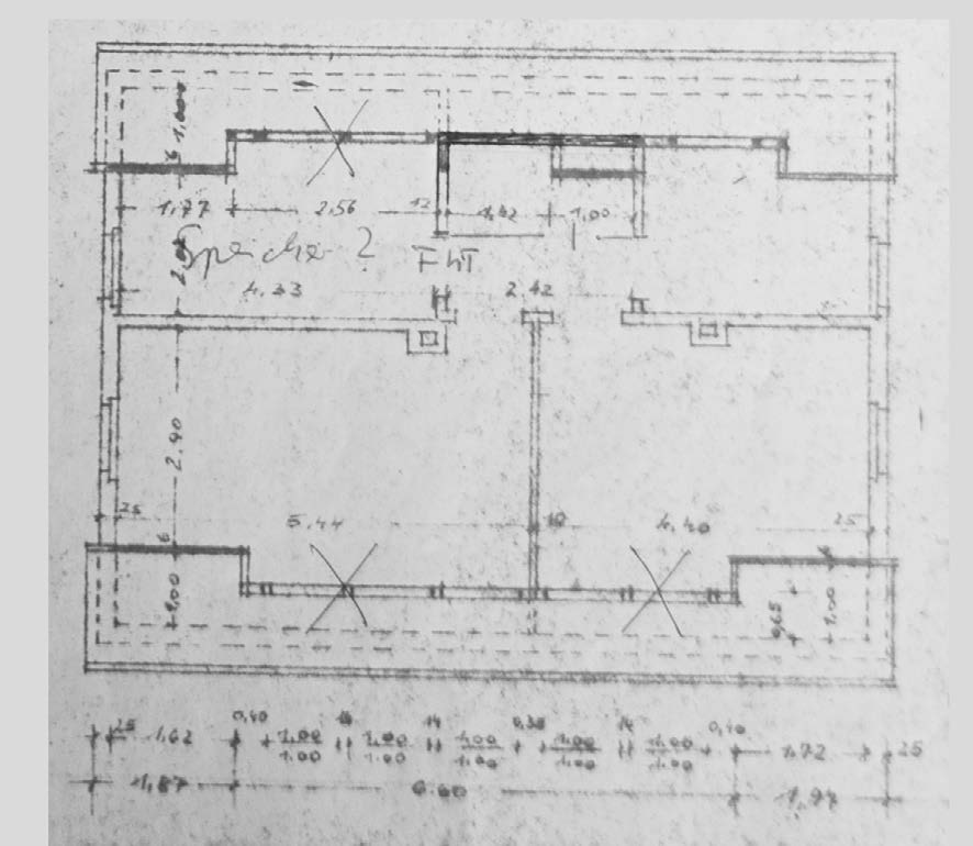 Foto 14 von 18 — Kfz-Stellplatz, Mehrfamilienhaus, 3 Garagen
