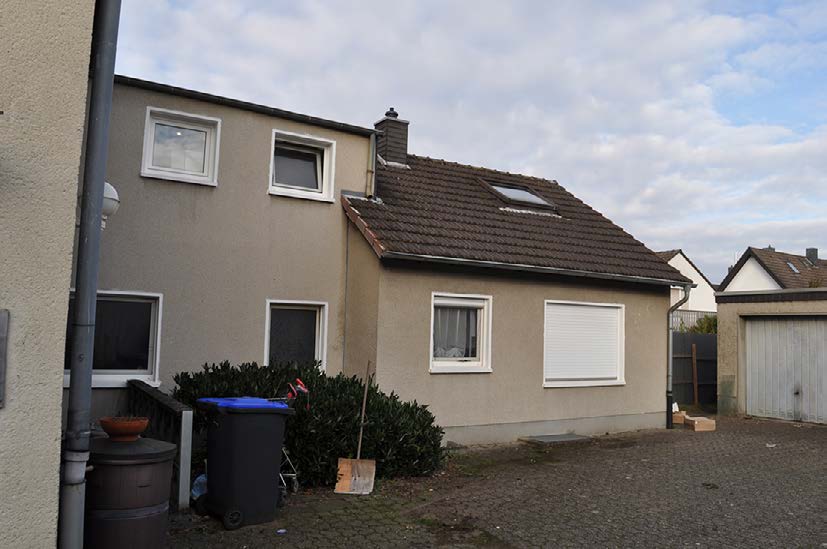 Foto 6 von 18 — Kfz-Stellplatz, Mehrfamilienhaus, 3 Garagen