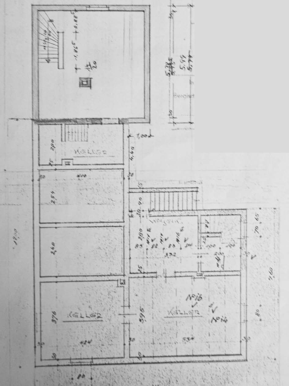 Foto 15 von 18 — Kfz-Stellplatz, Mehrfamilienhaus, 3 Garagen