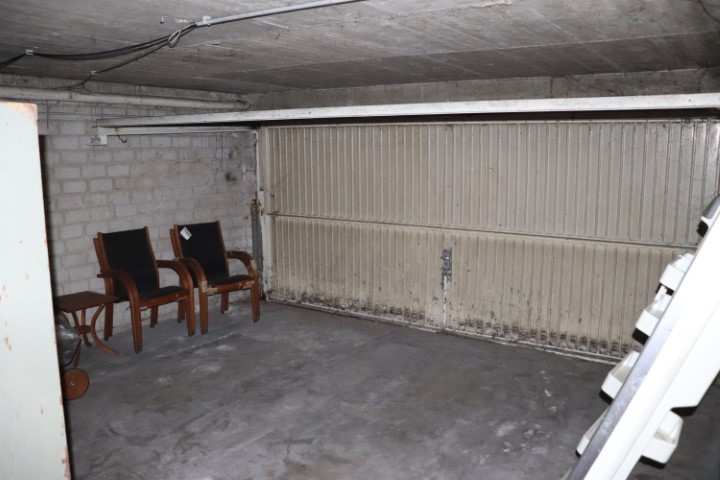 Foto 8 von 50 — Mehrfamilienhaus, Garage