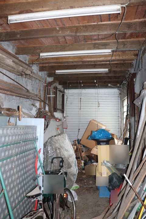 Foto 24 von 50 — Mehrfamilienhaus, Garage