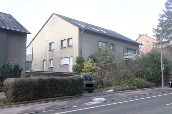 Foto 2 von 50 — Mehrfamilienhaus, Garage