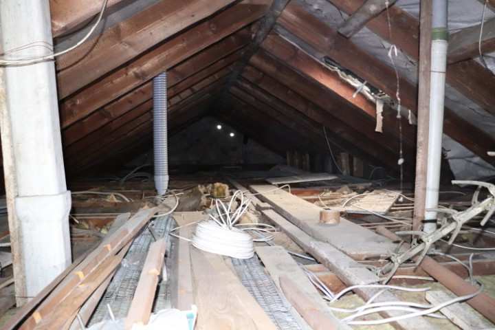 Foto 23 von 50 — Mehrfamilienhaus, Garage