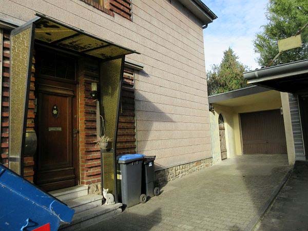 Foto 4 von 7 — Zweifamilienhaus, Garage
