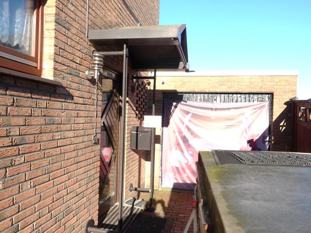 Foto 2 von 2 — Garage, Doppelhaushälfte