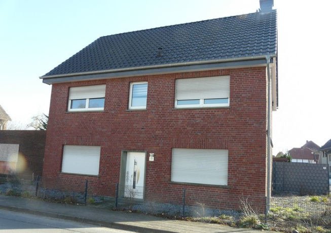 Foto 1 von 13 — Zweifamilienhaus