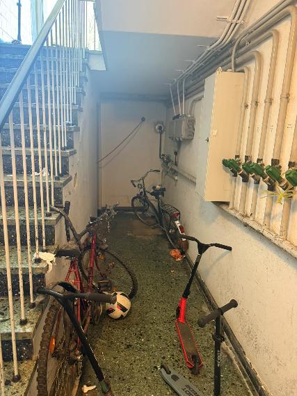 Foto 19 von 22 — Garage, Gewerbeeinheit (z.B. Laden, Büro), Mehrfamilienhaus
