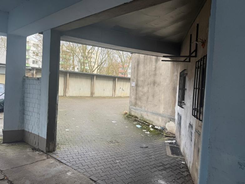 Foto 4 von 22 — Garage, Gewerbeeinheit (z.B. Laden, Büro), Mehrfamilienhaus