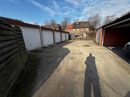 Foto 5 von 8 — Zweifamilienhaus, und Garage+Carports, anteilige Wegeflächen, anteilige Wegeflächen