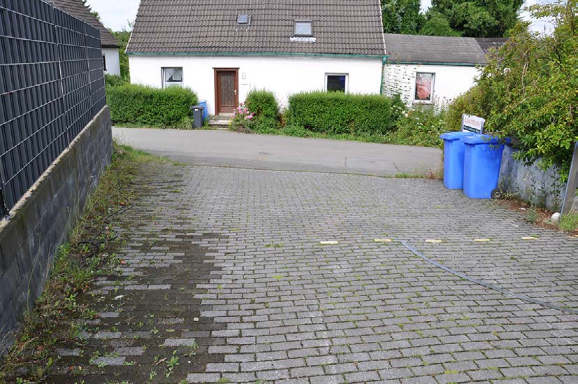 Foto 4 von 15 — Kfz-Stellplatz, Gewerbeeinheit (z.B. Laden, Büro), Garage, Einfamilienhaus