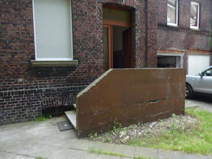 Foto 6 von 22 — Garage, Mehrfamilienhaus, 2 Mehrfamilienhäuser und ein Garagengebäude