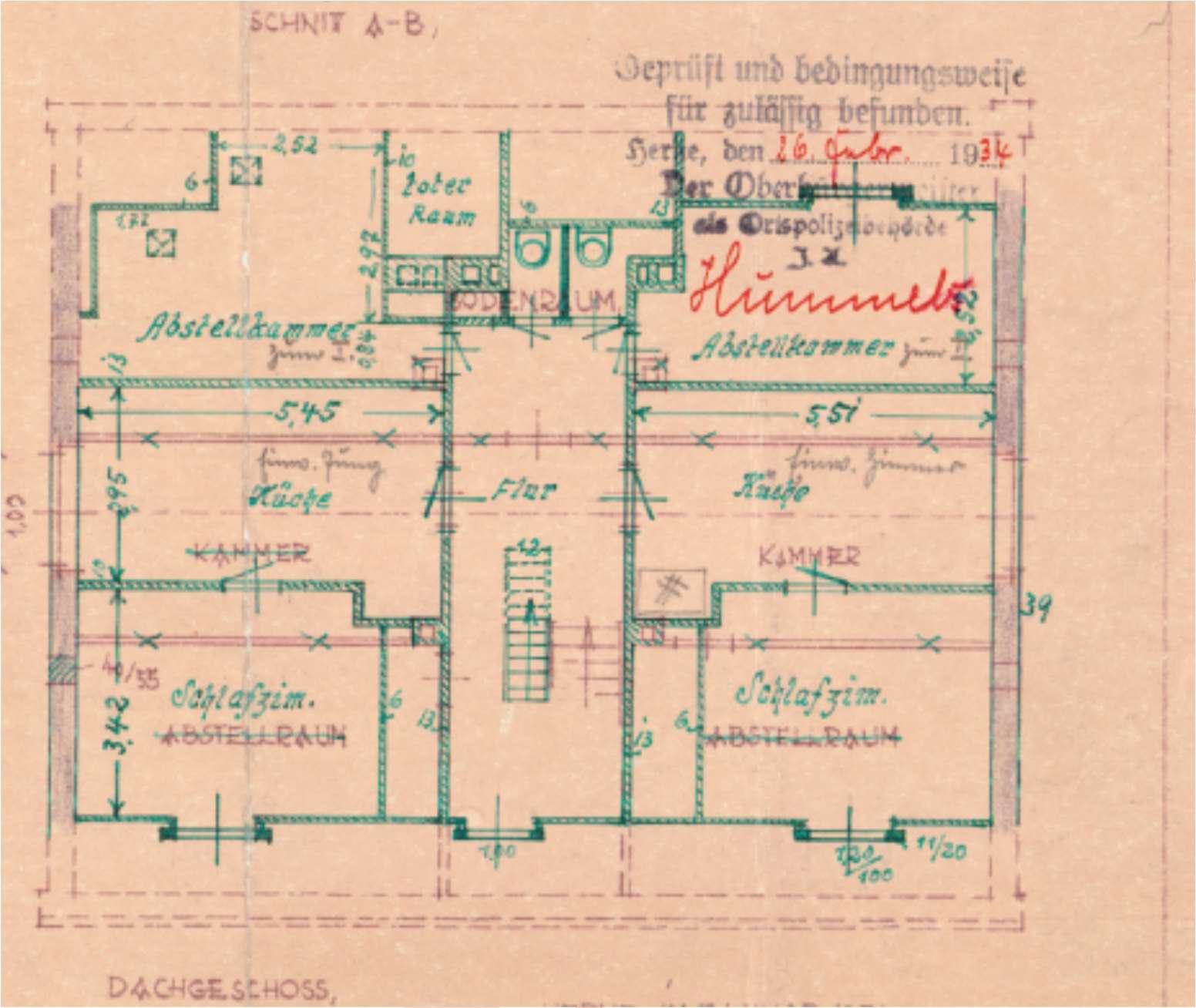 Foto 18 von 22 — Garage, Mehrfamilienhaus, 2 Mehrfamilienhäuser und ein Garagengebäude