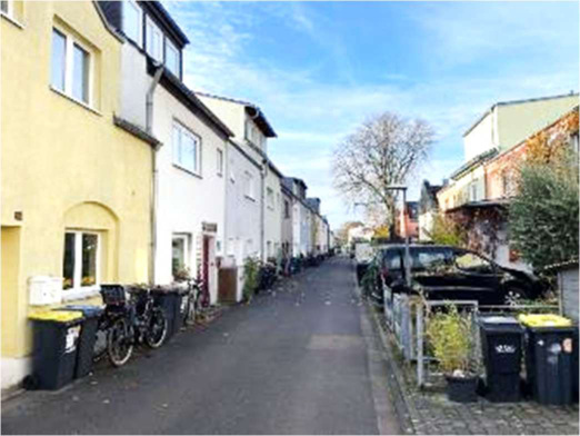 Foto 1 von 13 — Reihenhaus
