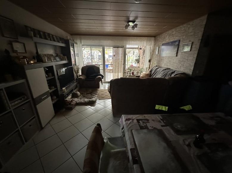 Foto 10 von 25 — Garage, Doppelhaushälfte, Die Garage ist im KG des Hauses integriert.