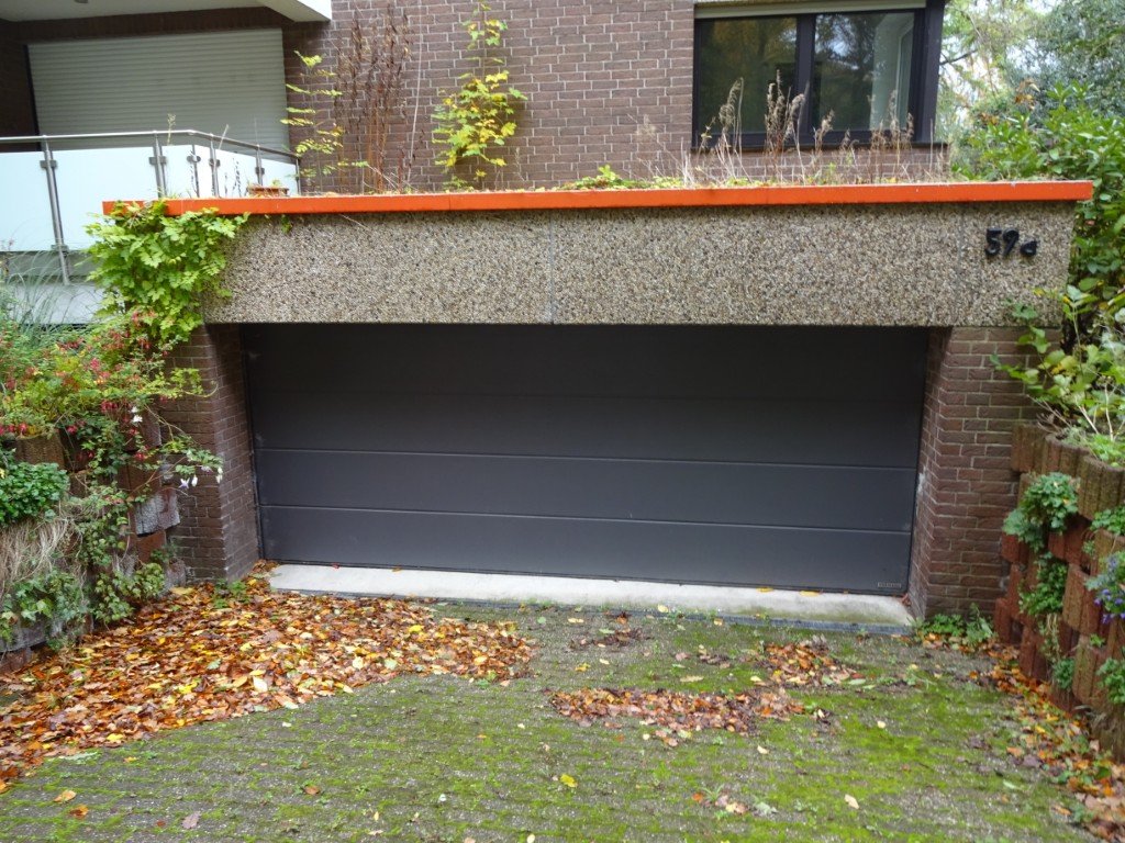 Foto 3 von 12 — sonstiges Teileigentum (z.B. Keller, Hobbyraum), Kfz-Stellplatz, Garage, Eigentumswohnung (3 bis 4 Zimmer), Garage, zwei Wohnungen, sonstiges Teileigentum (Abstellräume)