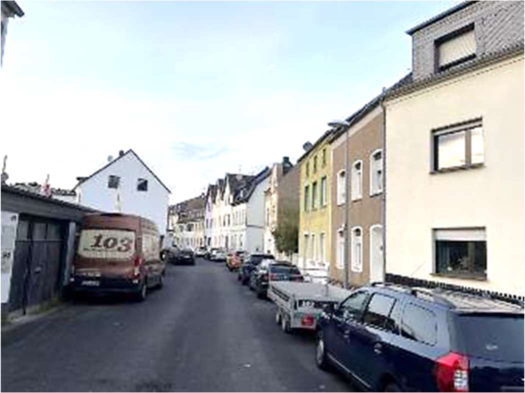 Foto 1 von 4 — Mehrfamilienhaus, Reihenhaus