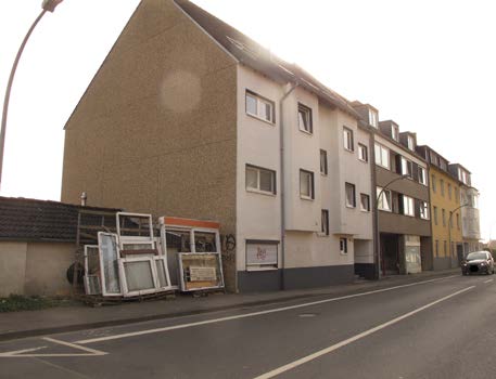 Foto 3 von 16 — Mehrfamilienhaus, mit Garagen