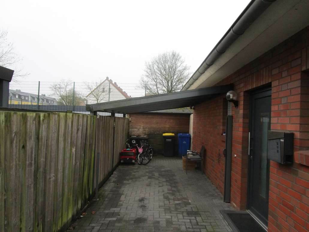Foto 17 von 31 — Einfamilienhaus, Carport