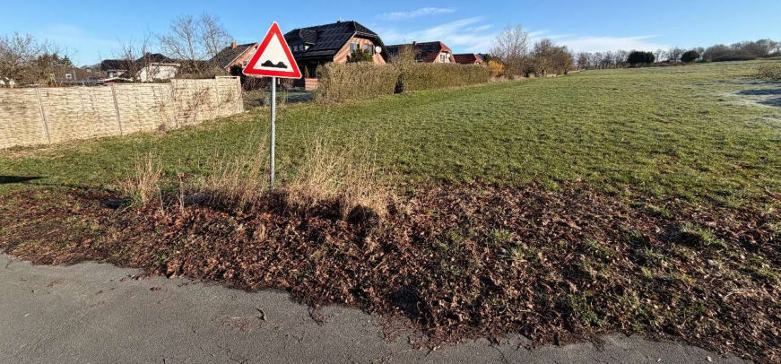 Foto 2 von 15 — unbebautes Grundstück, Baugrundstück